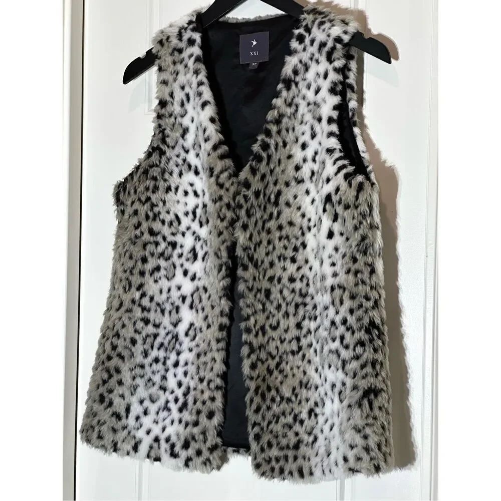 XXI animal print faux fur vest size S